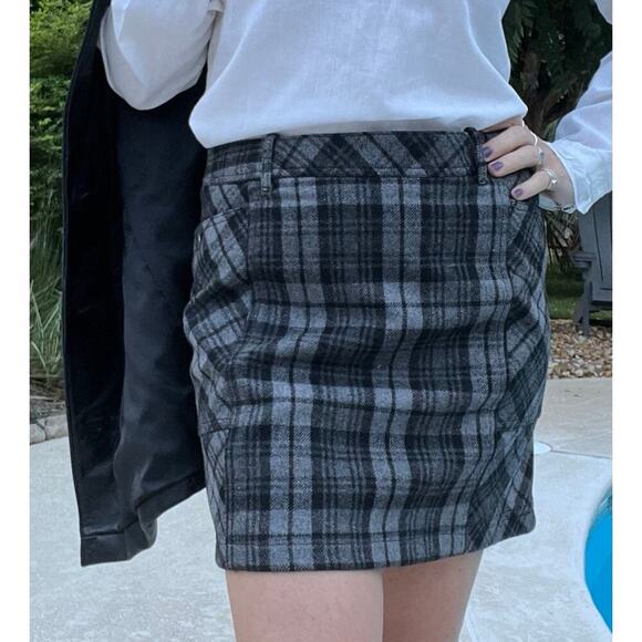 Eddie Bauer Wool Blend Plaid Mini Skirt - Picture 2 of 10